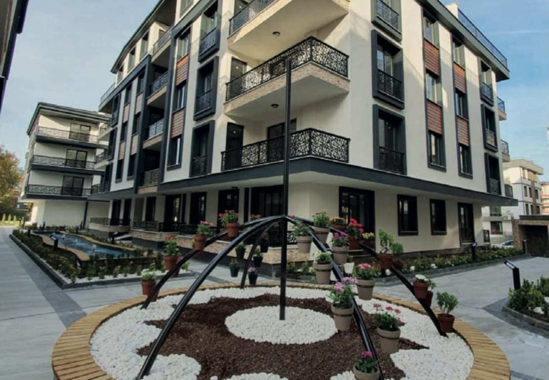Vita Marine Kavaklı projesinin iç avlusu, su öğesi ve peyzaj düzenlemesi