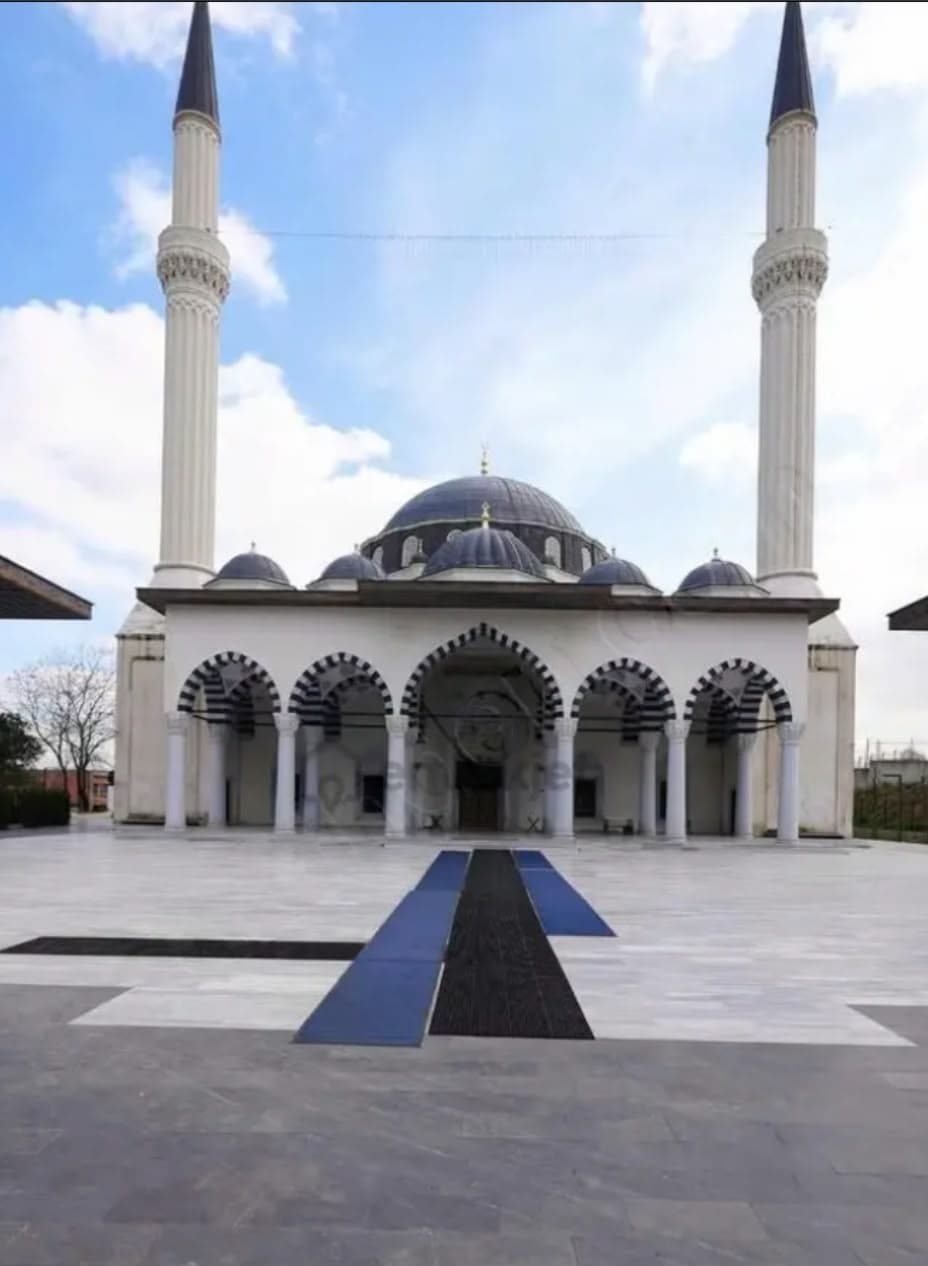 Topraköz İnşaat tarafından tamamlanan Çekmeköy Çınarköy Camii